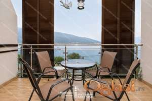 Dvosoban stan sa pogledom u prvom redu do mora – Kumbor, Herceg Novi S2082